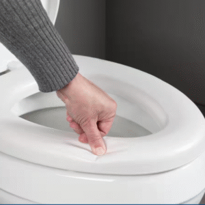 Asiento de inodoro alargado con cojín cómodo antimicrobiano, tapa de plástico y aro de vinilo, color blanco