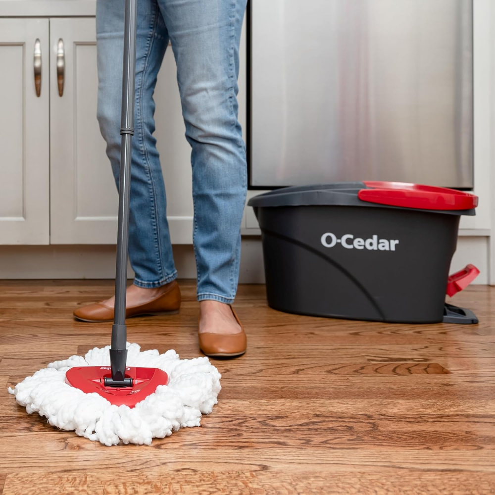 Sistema de limpieza O-Cedar EasyWring ? con cubeta y trapeador giratorio de microfibra. Incluye 3 repuestos adicionales. - Imagen 3