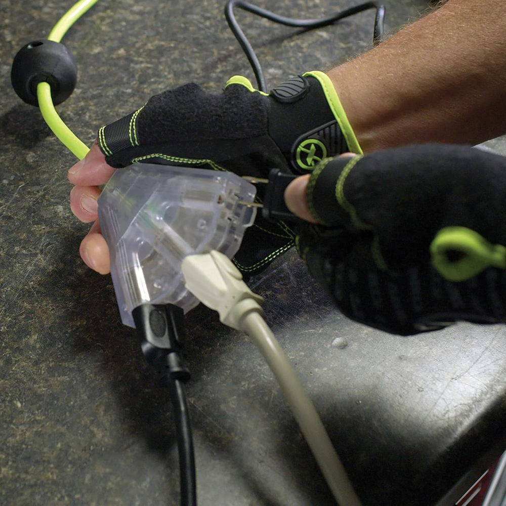 Carrete retráctil Flexzilla ?? con cable de extensión 12/3 AWG de 18 m, triple toma a tierra y diseño resistente ZillaGreen, ideal para talleres y garajes. - Imagen 6