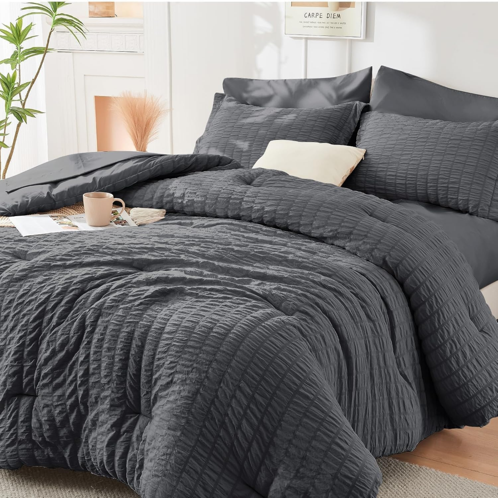 Juego de edredón tamaño matrimonial, de sirsaca, de 7 piezas, para todas las estaciones, para dormitorio, sábanas, fundas de almohada y fundas de cojín, color gris oscuro.