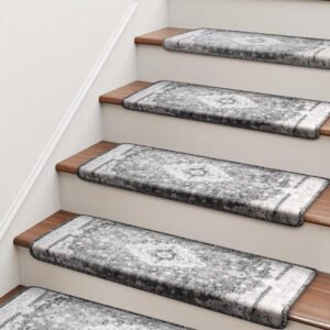 Juego de 14 Peldaños alfombrados antideslizantes para escaleras de madera con borde protector tipo bullnose. Reducen resbalones, protegen contra desgaste y son suaves, lavables y reutilizables.